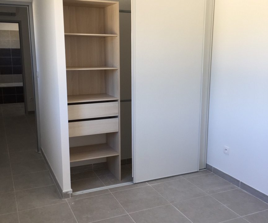 10 CHAMBRE 2 AVEC PLACARD